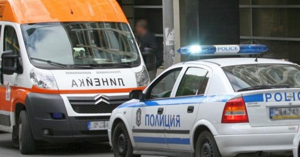 Полицията сгащи линейка с чужди номера край Пловдив, пише „Марица“.