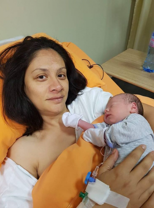 Мариана Попова бебе