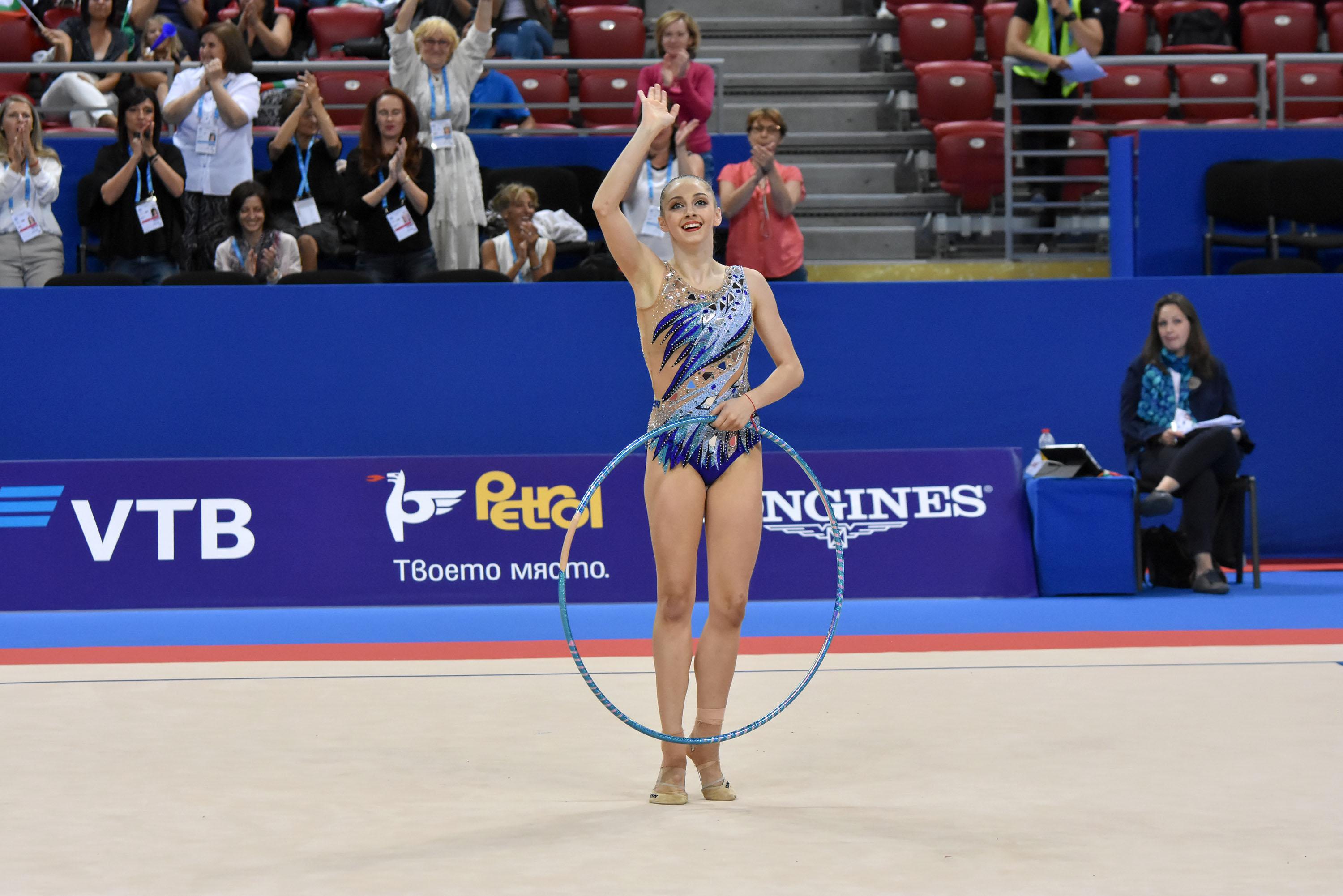 Боряна Калейн завоюва златен медал в многобоя по художествена гимнастика
