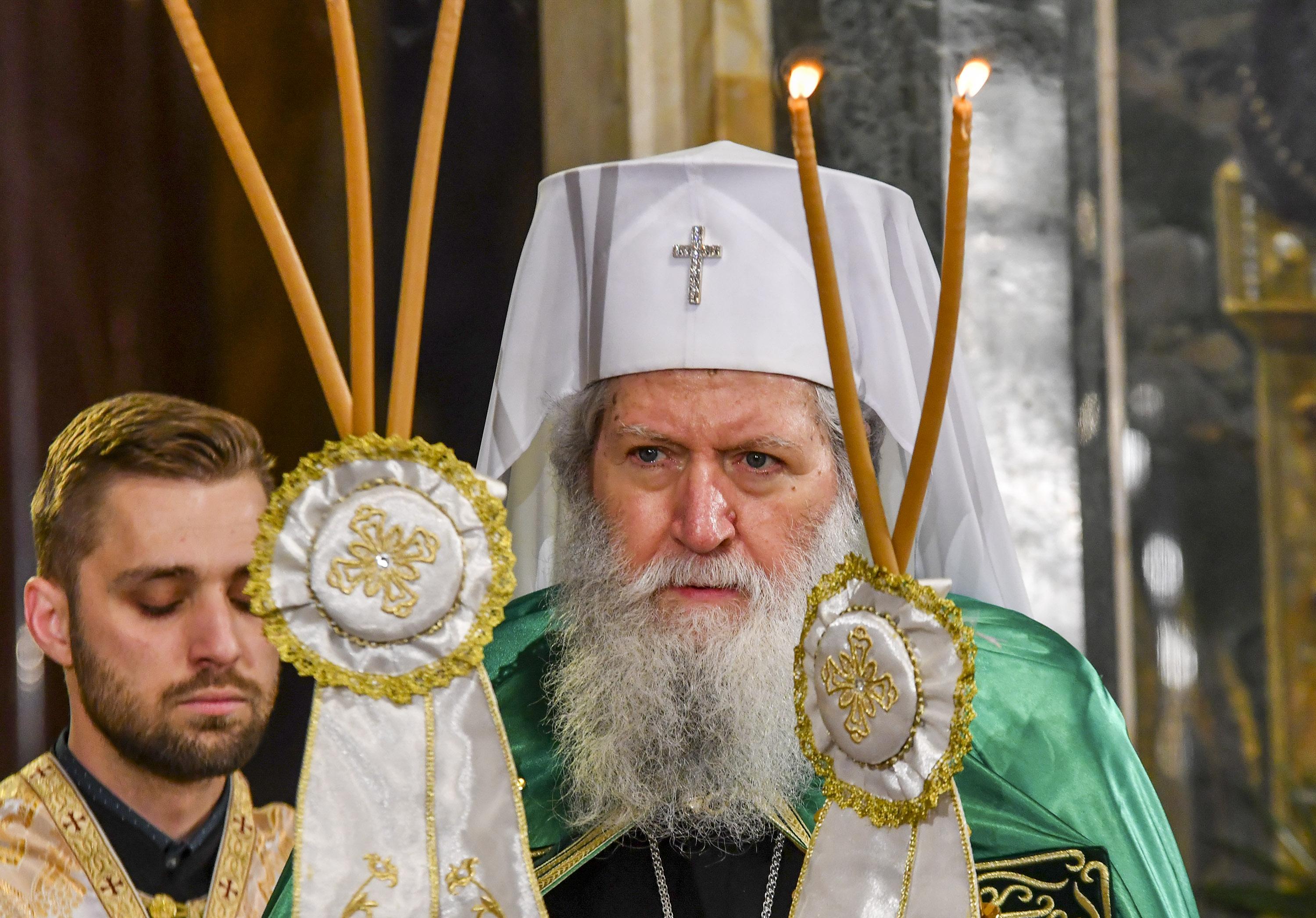 Патриарх Неофит е в съзнание състоянието му се подобрява съобщи
