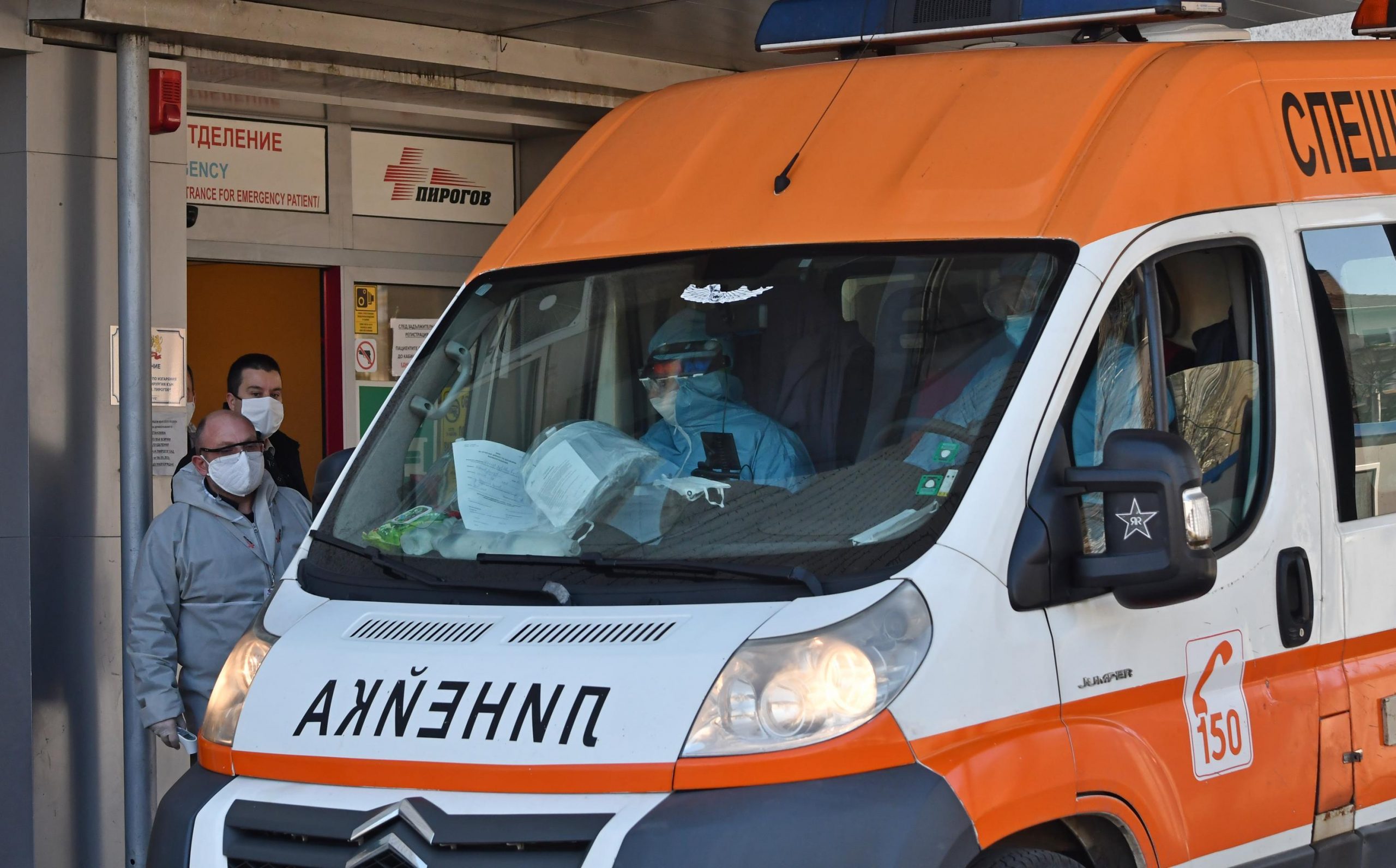 Тежка катастрофа между мотор и кола запуши пътя между Пловдив