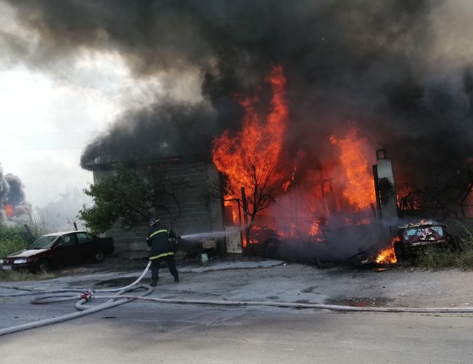 Пожарът в Пазарджик е бил потушен тази сутрин около 7