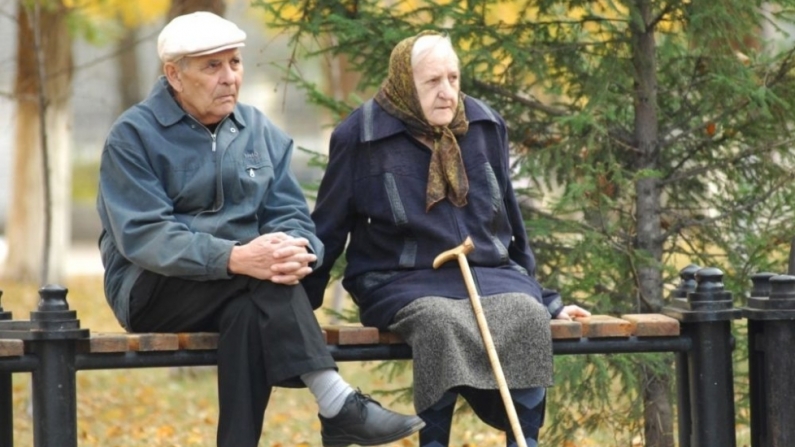 Апокалипсис с пенсиите се задава за всеки втори работещ българин.