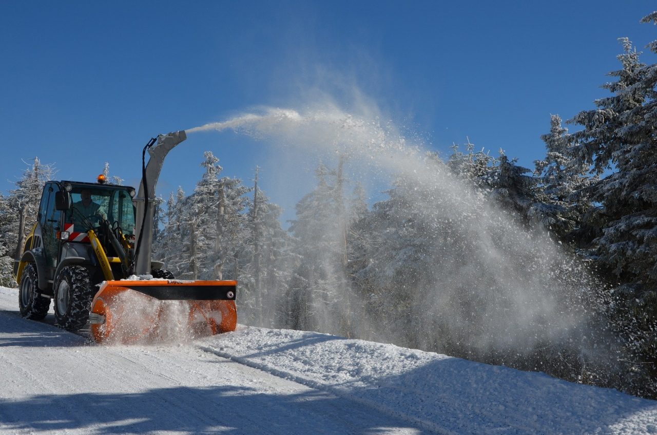 snow-plough-1612476_1920-1280x847.jpg