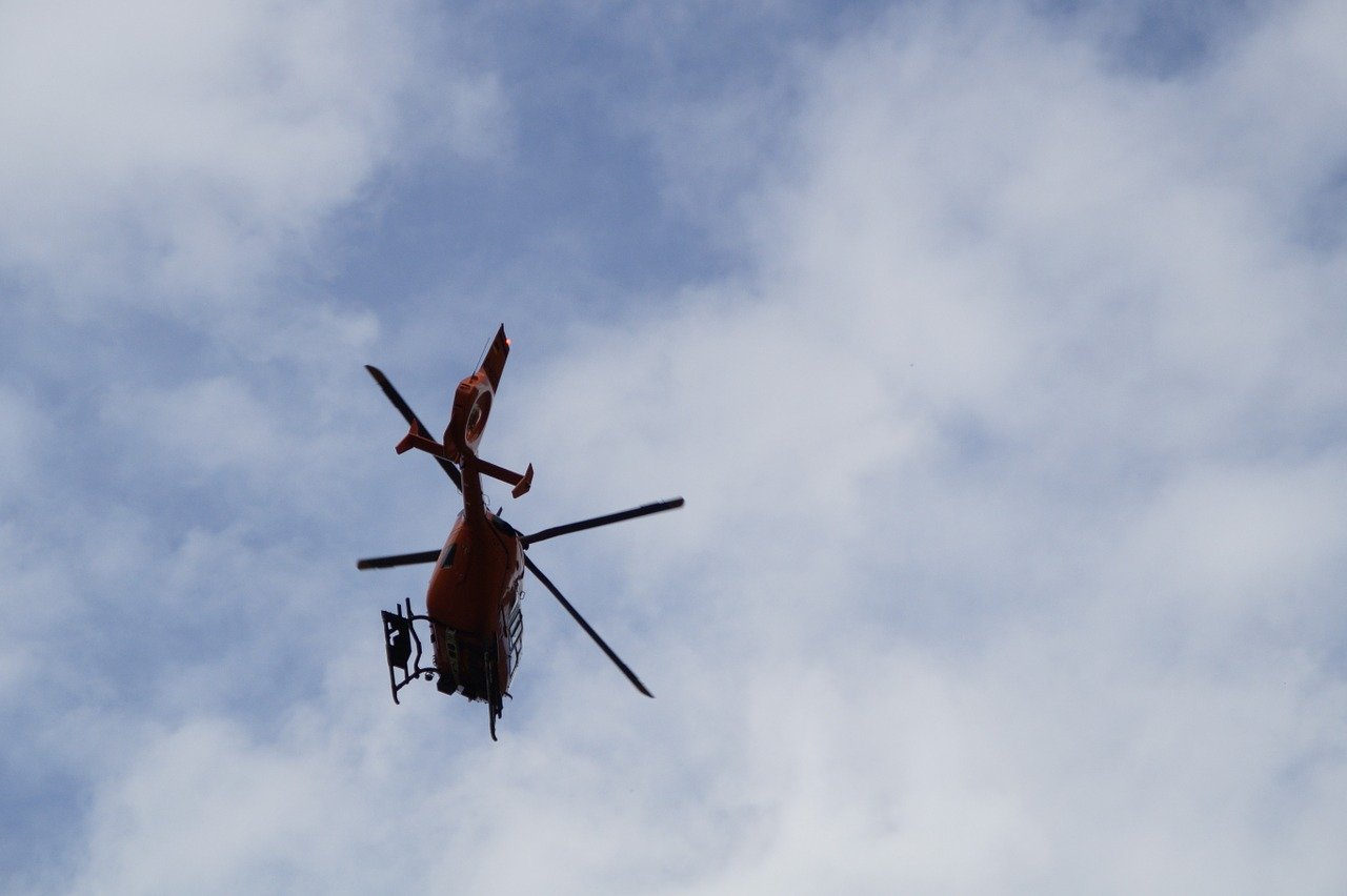 helicopter-343284_1280.jpg