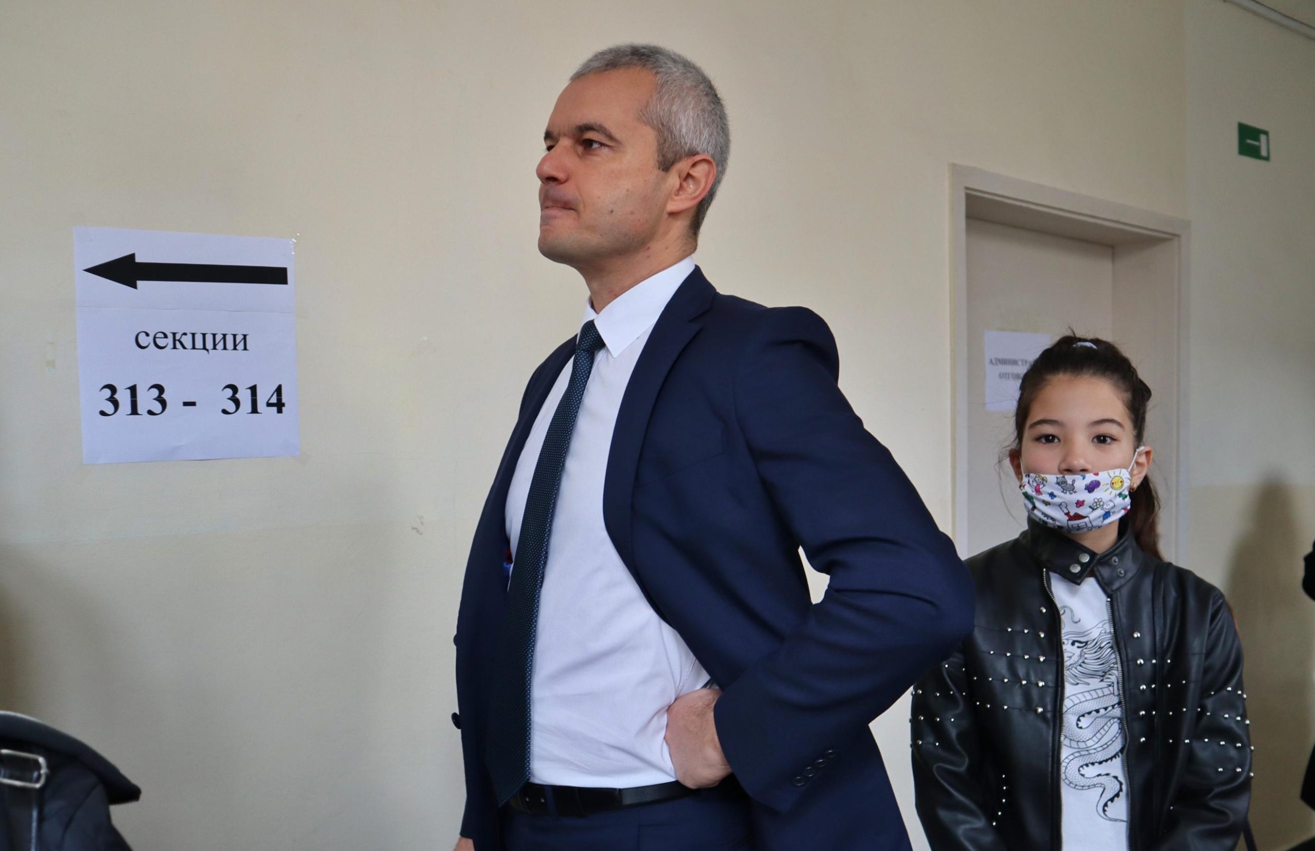 Пловдивският кандидат депутат от Възраждане Чавдар Бахчевански се оттегли доброволно от