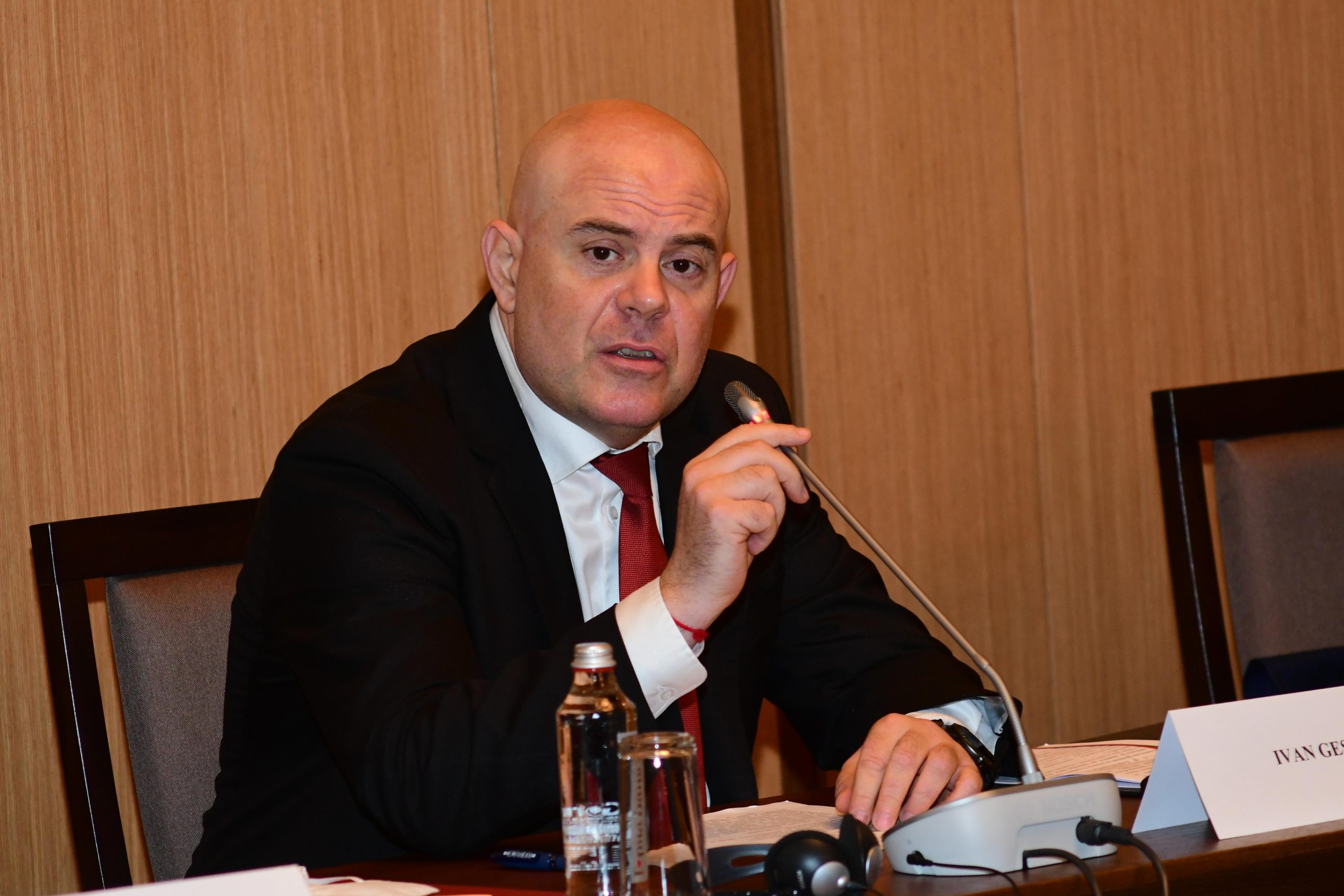 Защитата на българския национален интерес трябва да бъде приоритет за