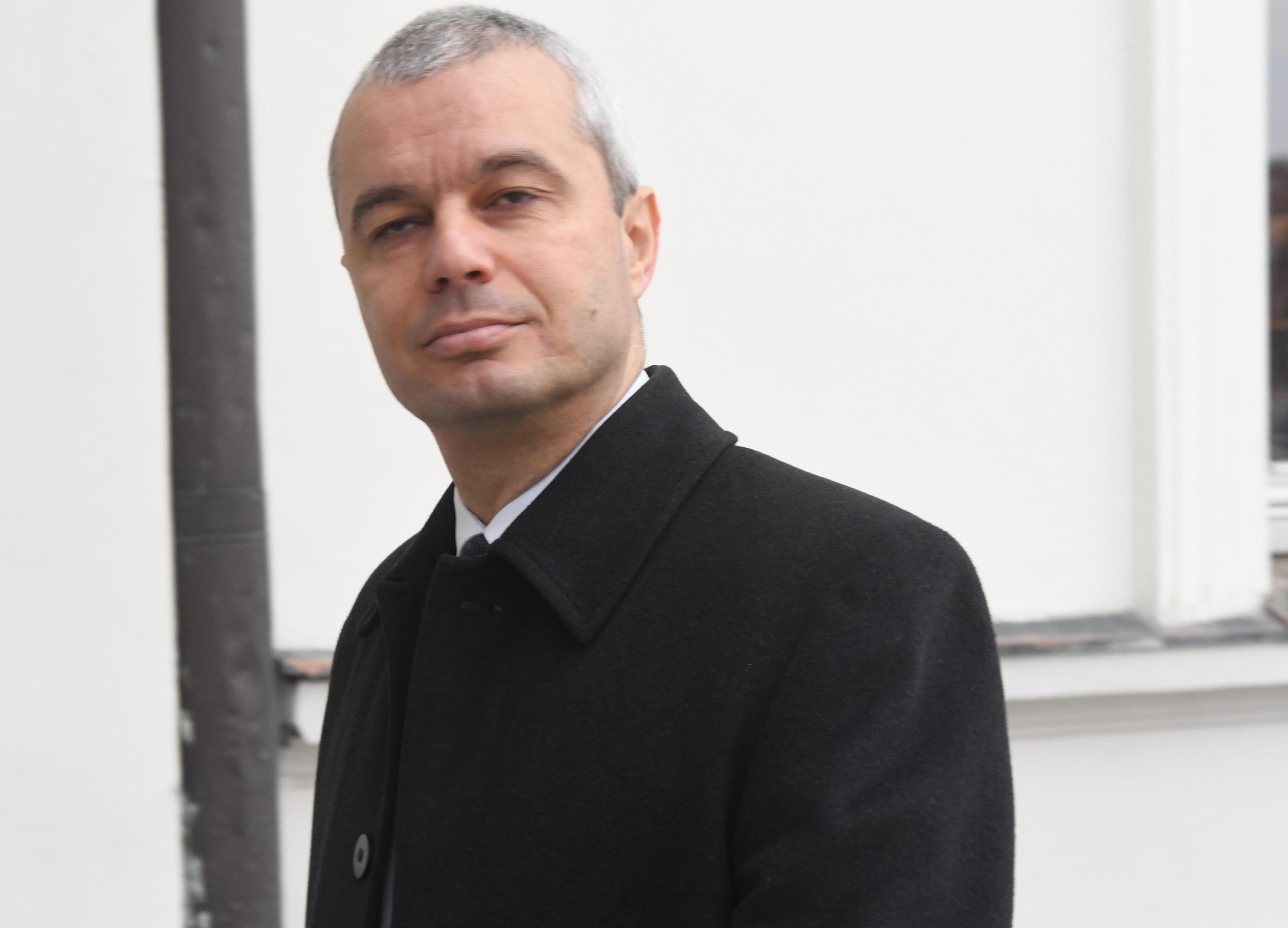 Лидерът на партия Възраждане Костадин Костадинов призова ако се стигне