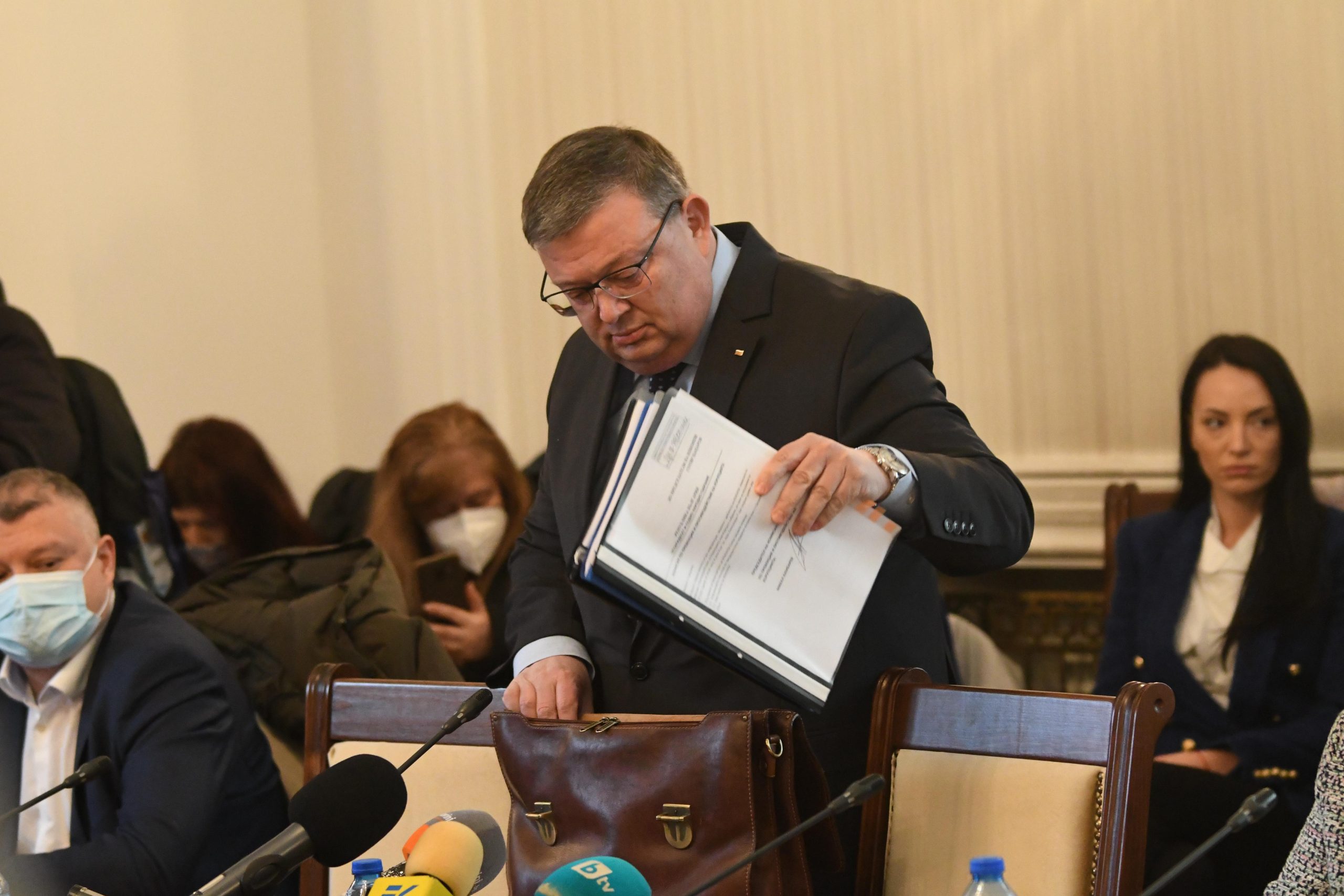 Антикорупционната комисия проверява Бойко Рашков Това каза Сотир Цацаров на въпрос