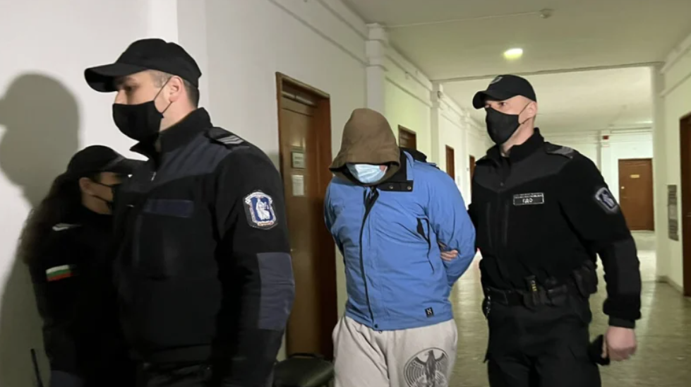 Бургаският окръжен съд остави в ареста с постоянна мярка 21-годишния
