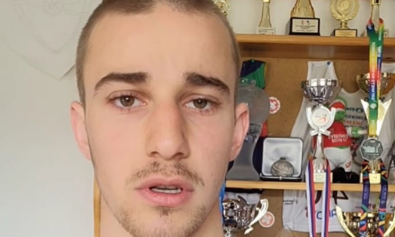 Българският състезател по биатлон Благой Тодев отправи видео послание към