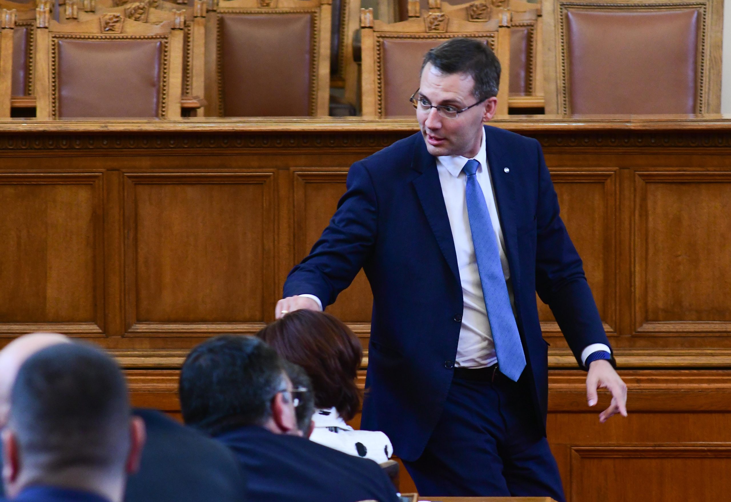 Депутатът от ДПС Станислав Анастасов сигнализира за открити обидни надписи