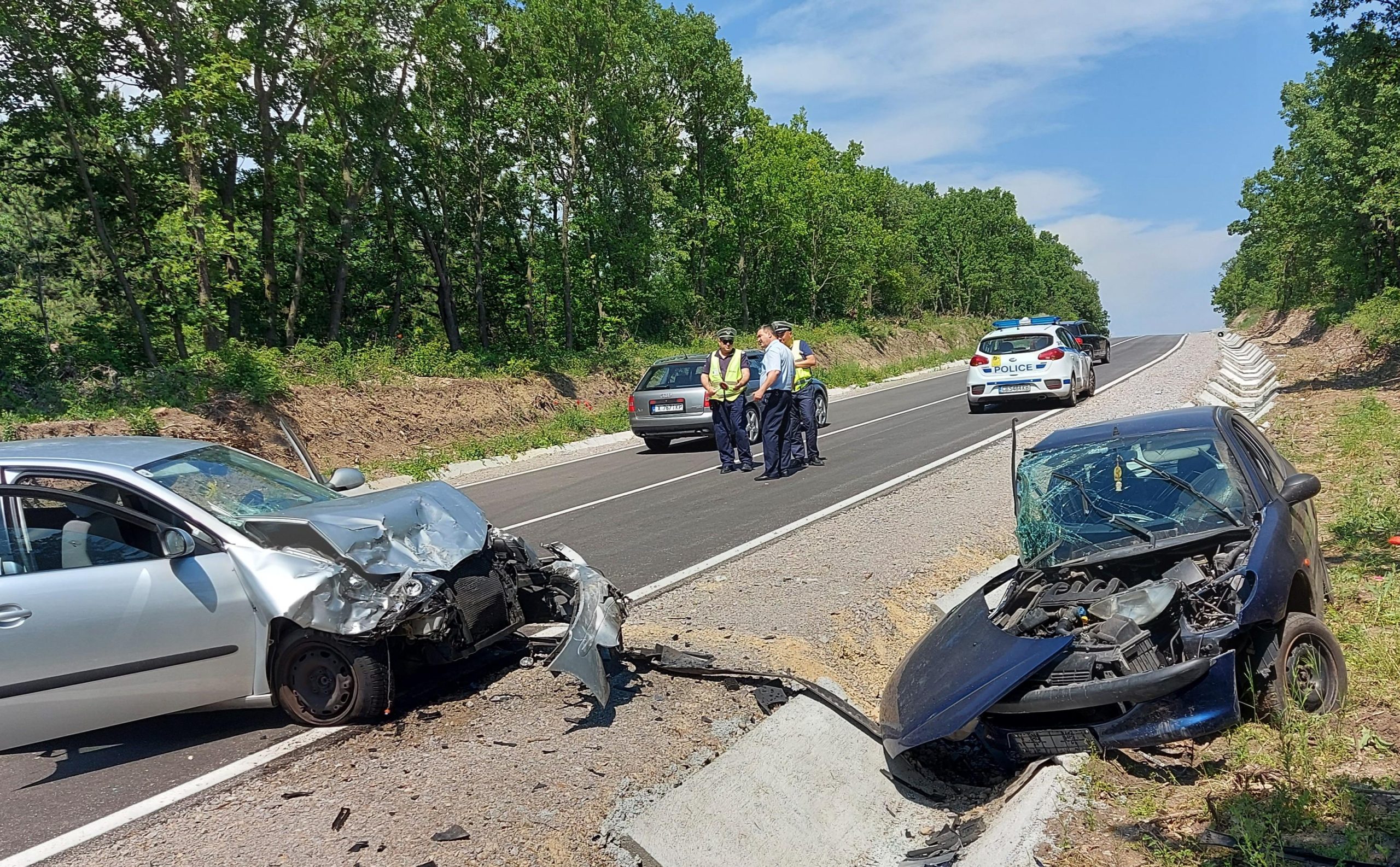 Петима пострадаха при катастрофа на пътя Узунджово – Хасково Старазагорско Пежо