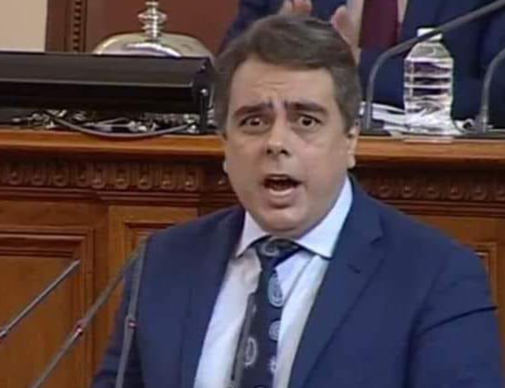 Асен Василев шамароса Демократична България с изказването си че шансът