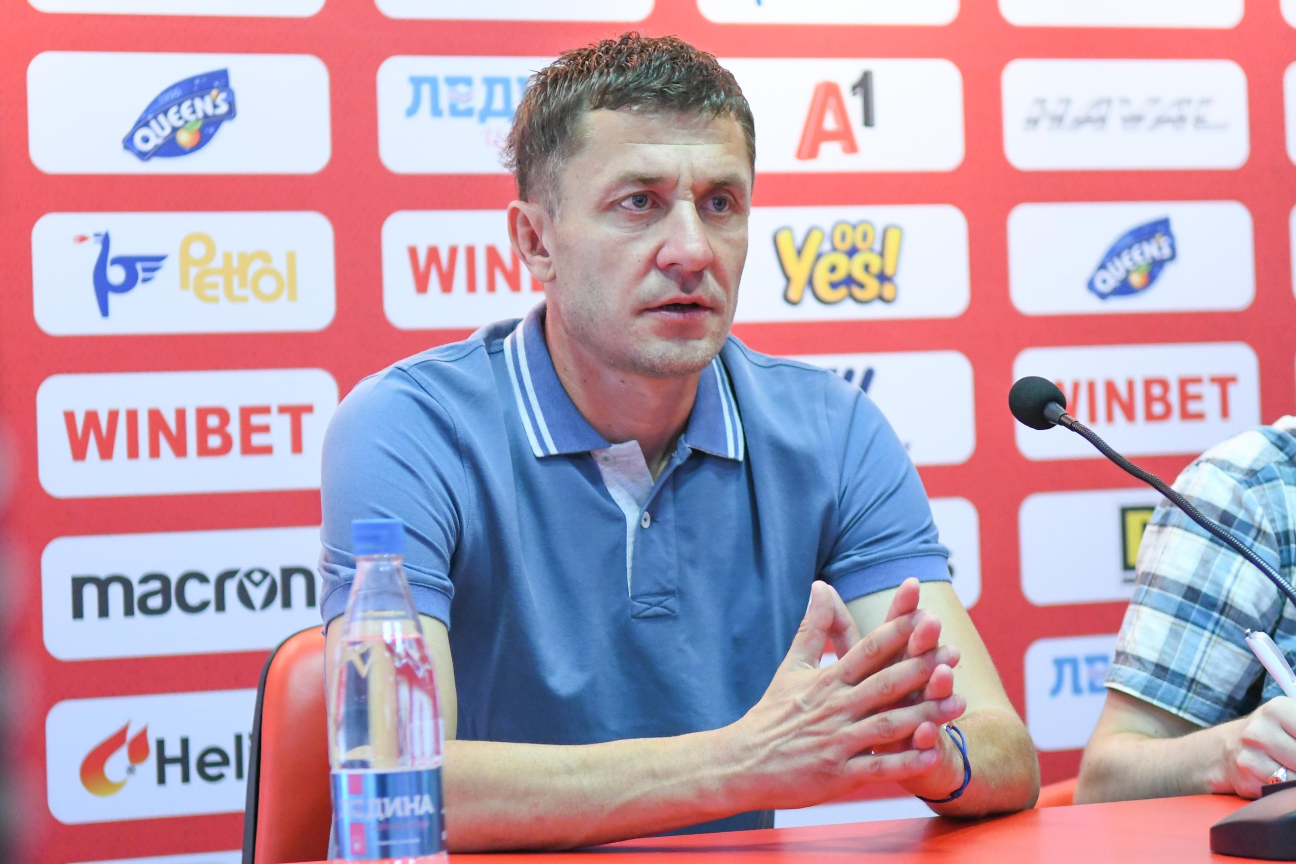 Треньорът на ЦСКА Саша Илич говори пред медиите преди първия