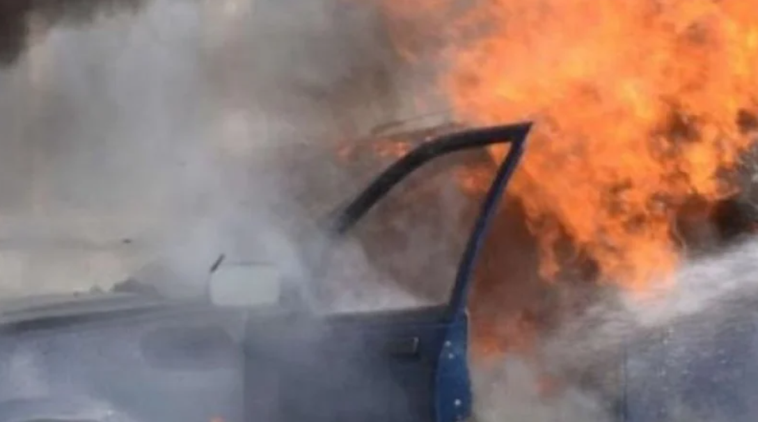 Запалената кола в Мездра е на шеф на общинско предприятие