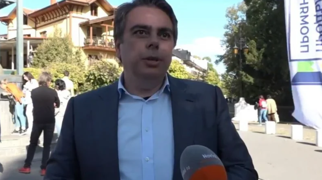 Съпредседателят на Продължаваме промяната Асен Василев който беше ба предизборна