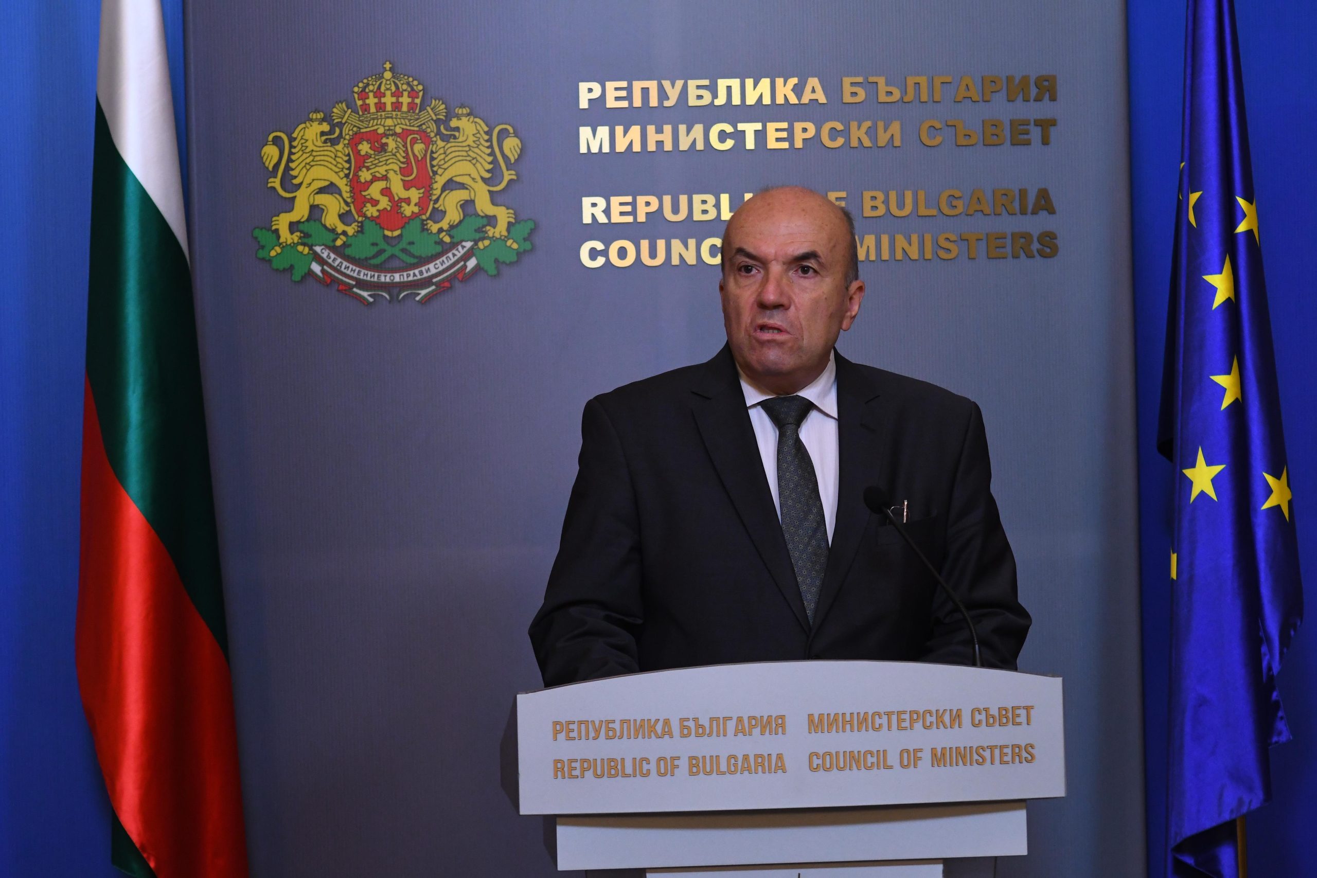 Служебният външен министър Николай Милков заяви че към момента няма