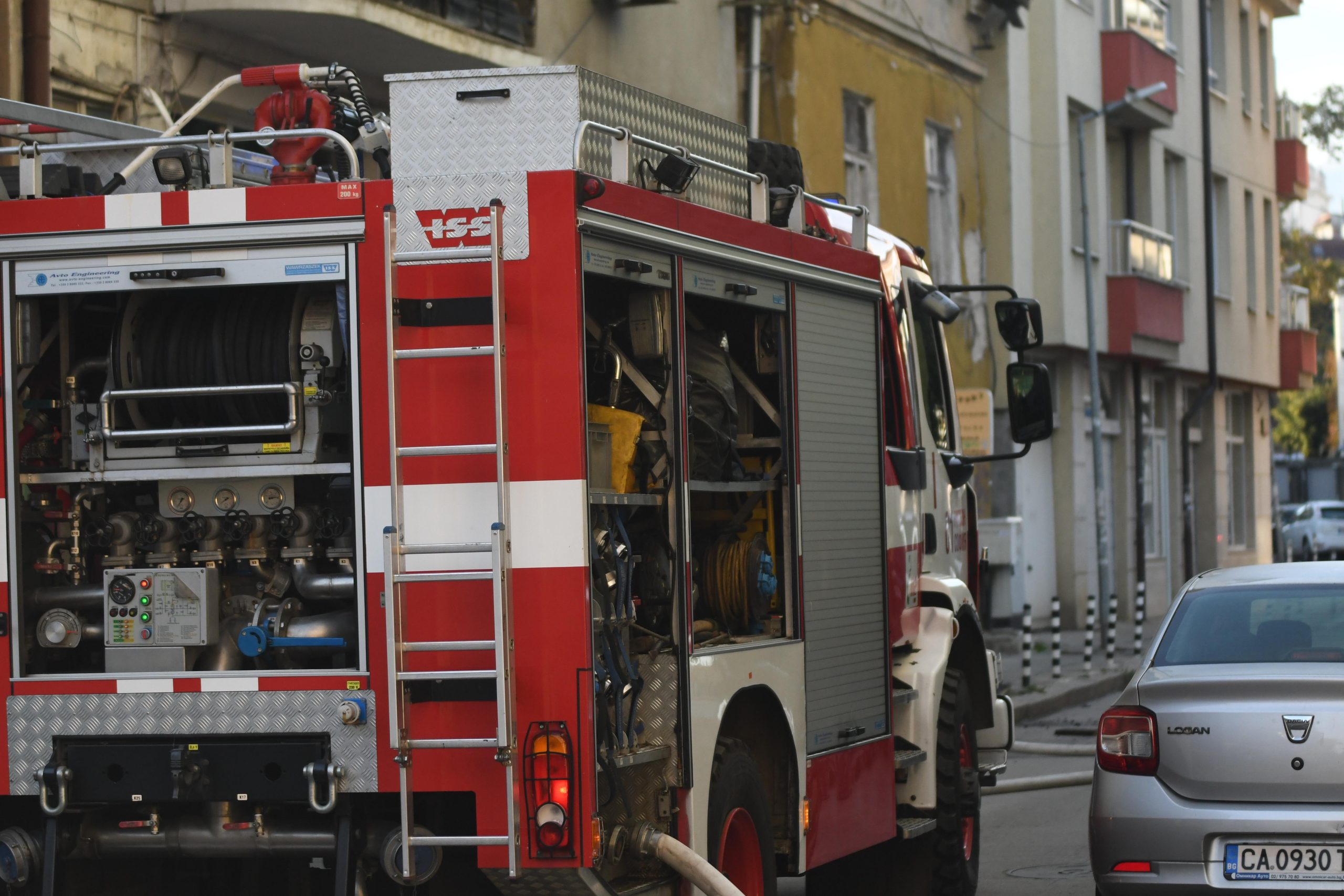 Евакуираха жилищен блок в центъра на Русе заради пожар. Сигналът