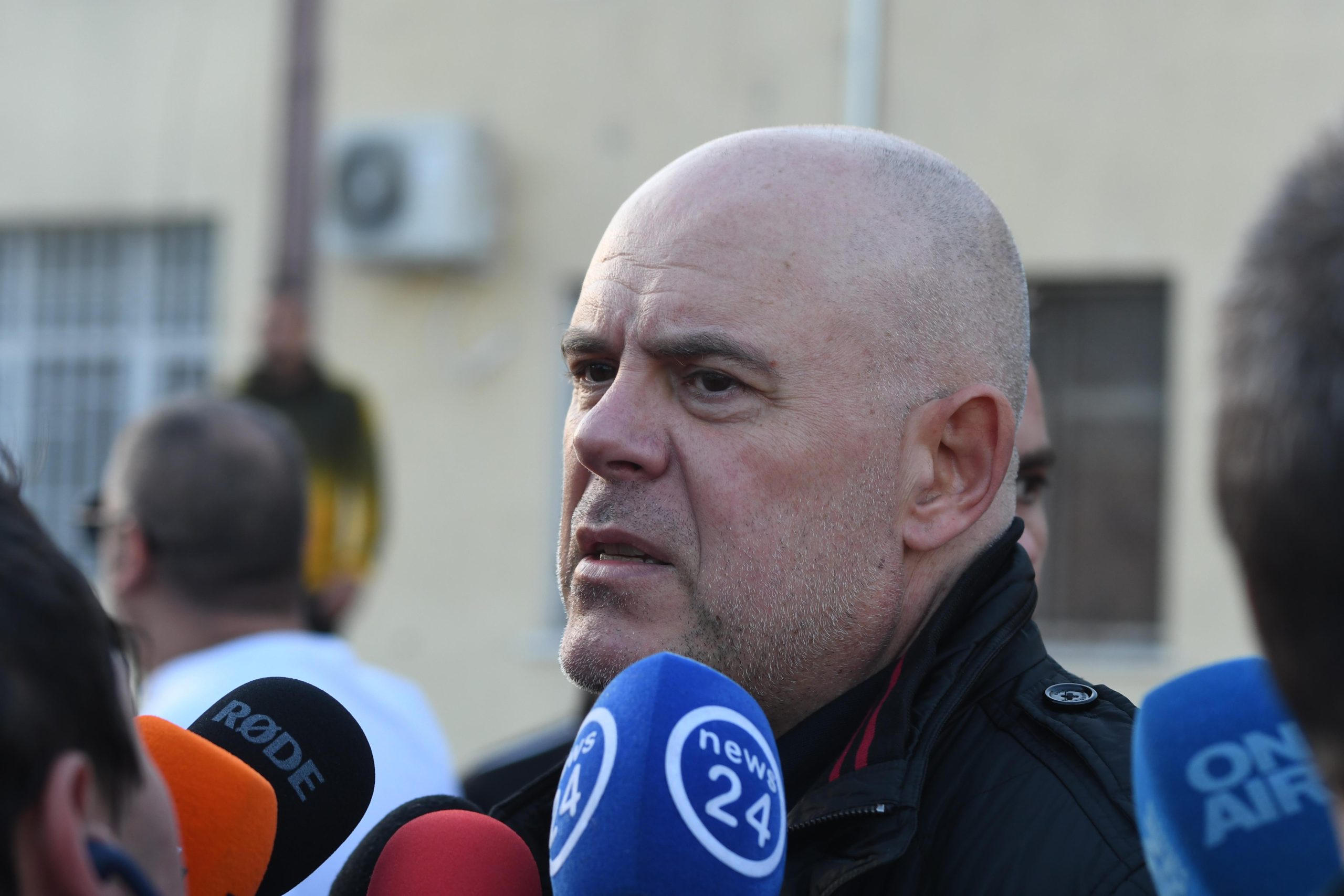 Българските прокурори са обвинили петима души за подпомагане на терористични