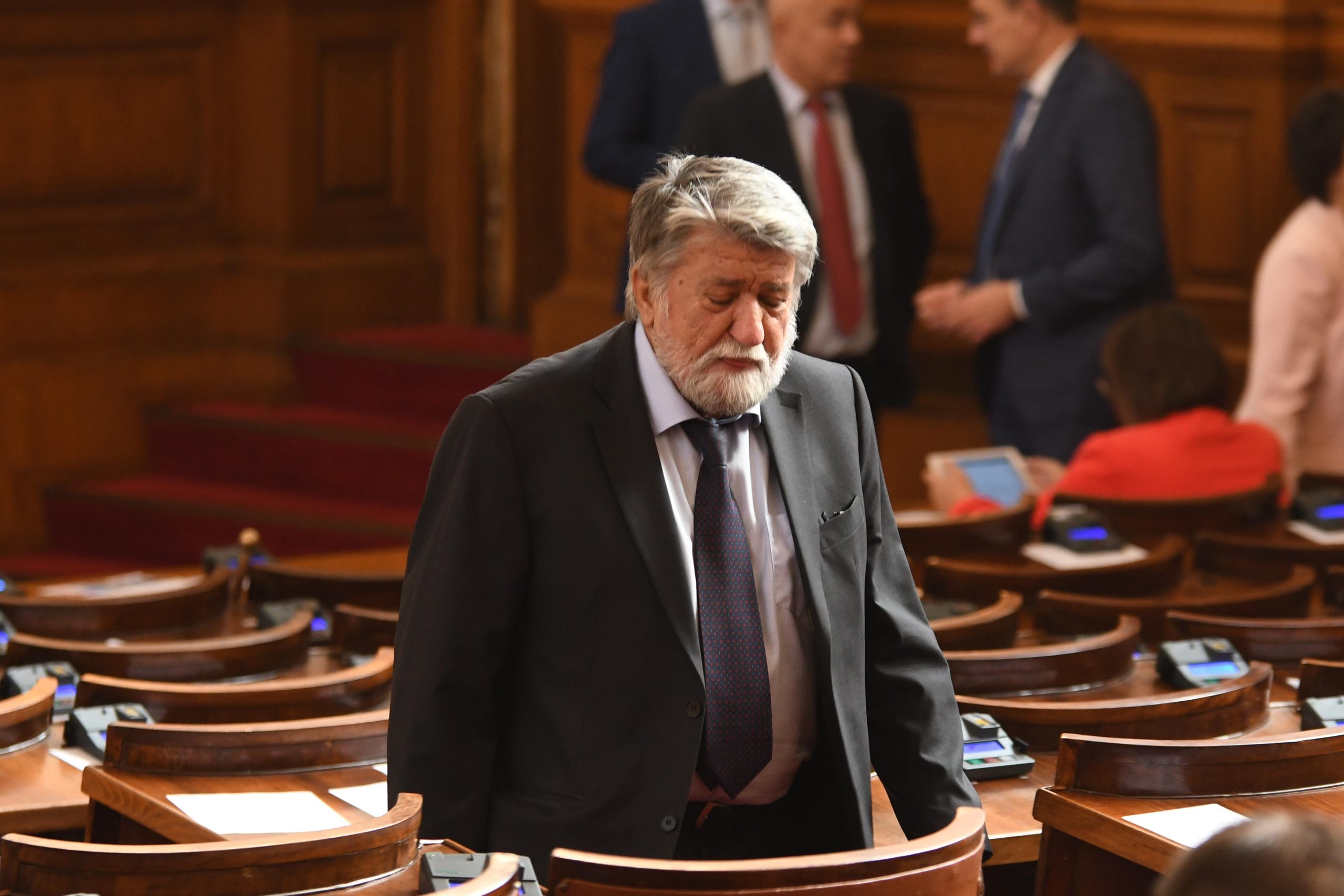 Вежди Рашидов също оттегли номинацията си председател на Народното събрание