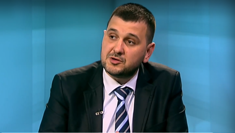 Депутатът от Демократична България Йордан Иванов предизвика буря в ефира
