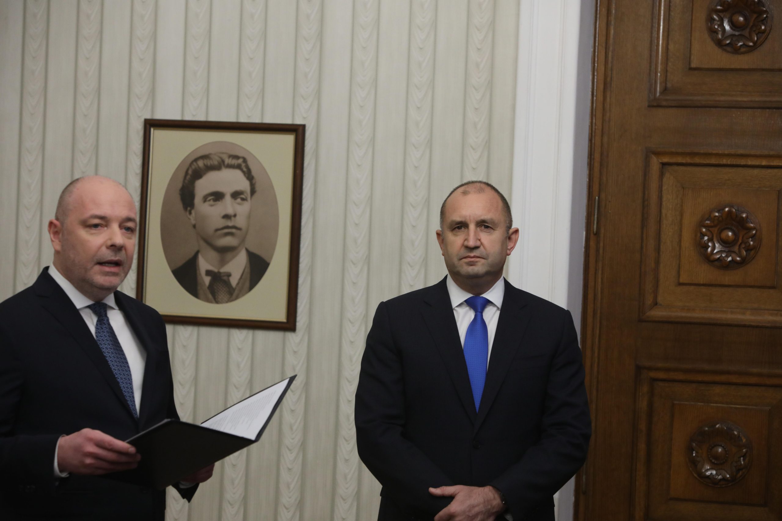 Президентът Румен Радев издаде указ с предложение до 48 ото