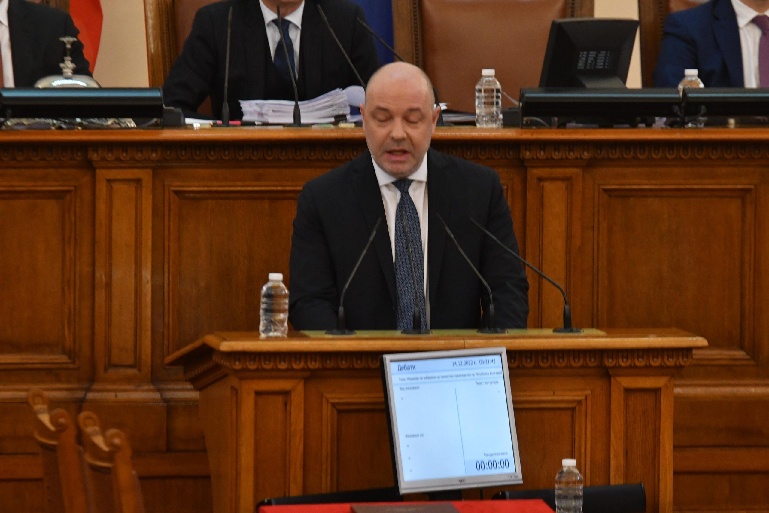 Народното събрание НС  днес гласува кабинета Габровски внесен с първия мандат