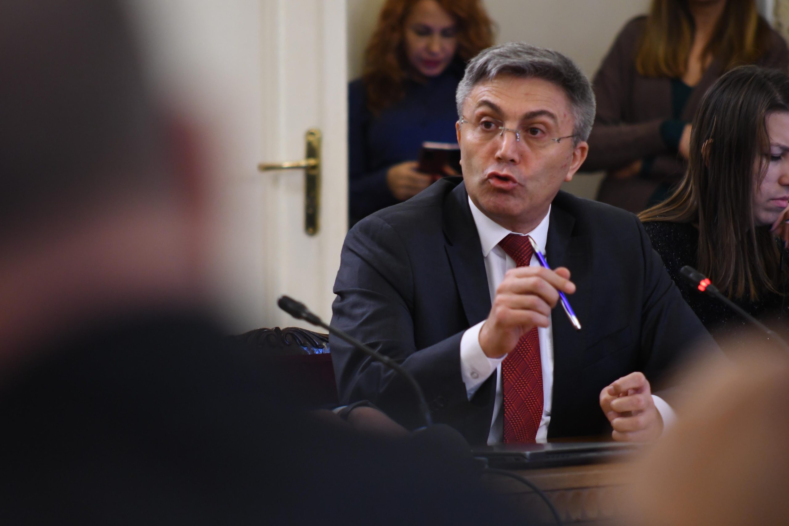 Черната серия за Мустафа Карадайъ продължава Народното събрание отстрани бившия