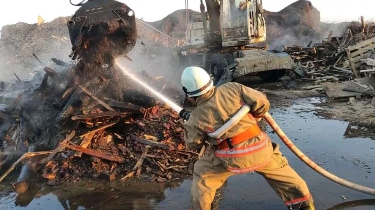 Полицията разследва причините за пожар в необитаема къща във Вършец