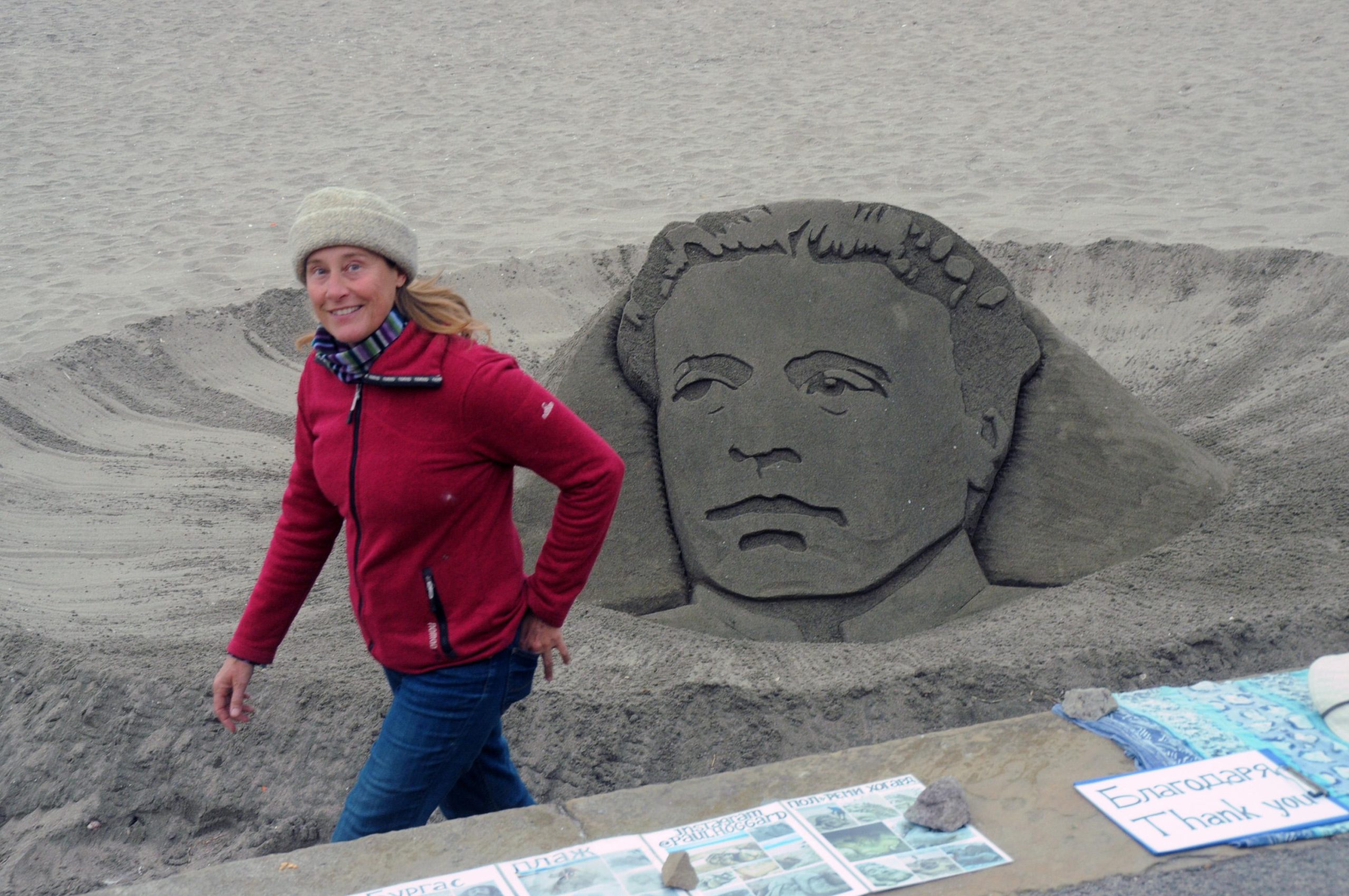 Ликът на Васил Левски се появи на бургаския плаж Скулптурата