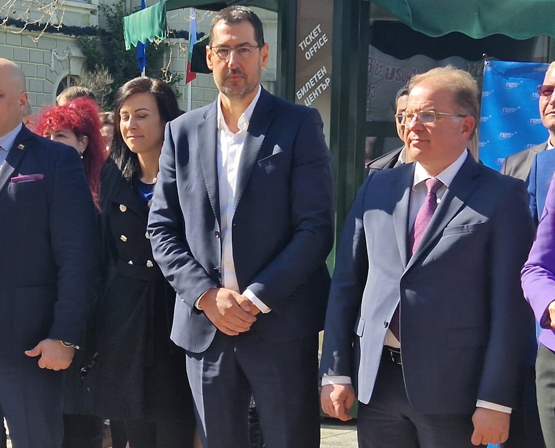 Коалиция ГЕРБ-СДС откри предизборната си кампания в Пловдив. Вторият в