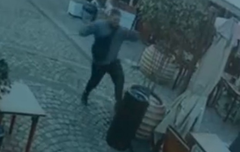 Млад мъж, нападал непознати жени без причина в Пловдив, заловиха