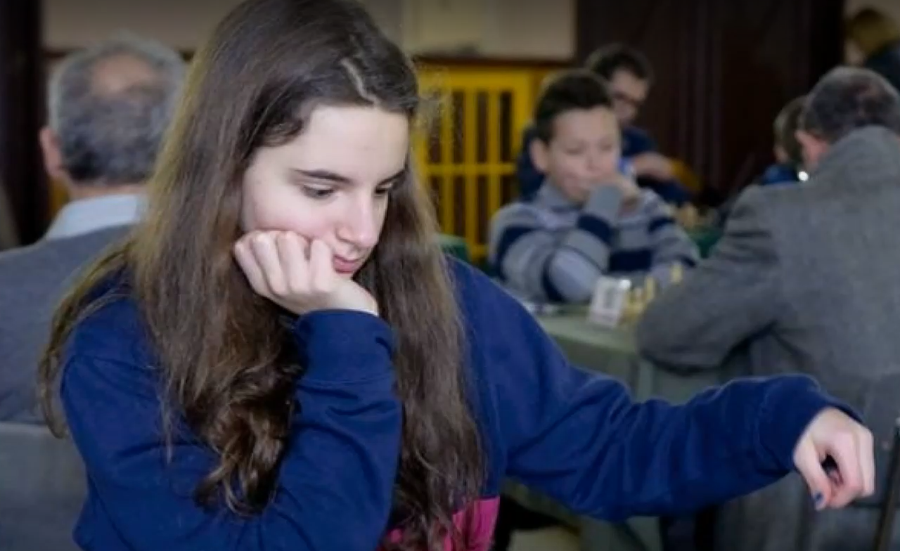 17 годишна българка се класира в топ 10 на най добрите шахматистки