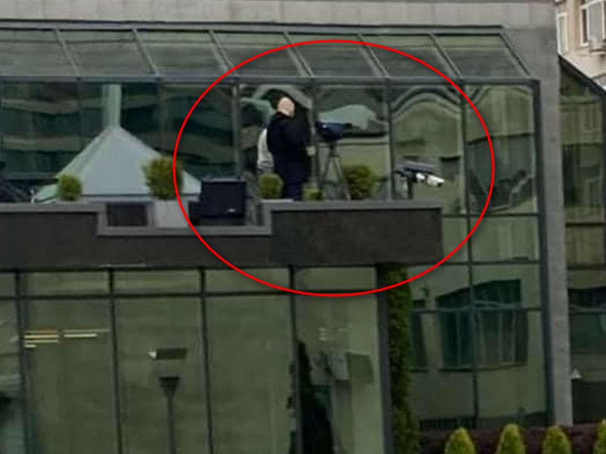 Катаджия се качи на терасата на офис сграда на столичен