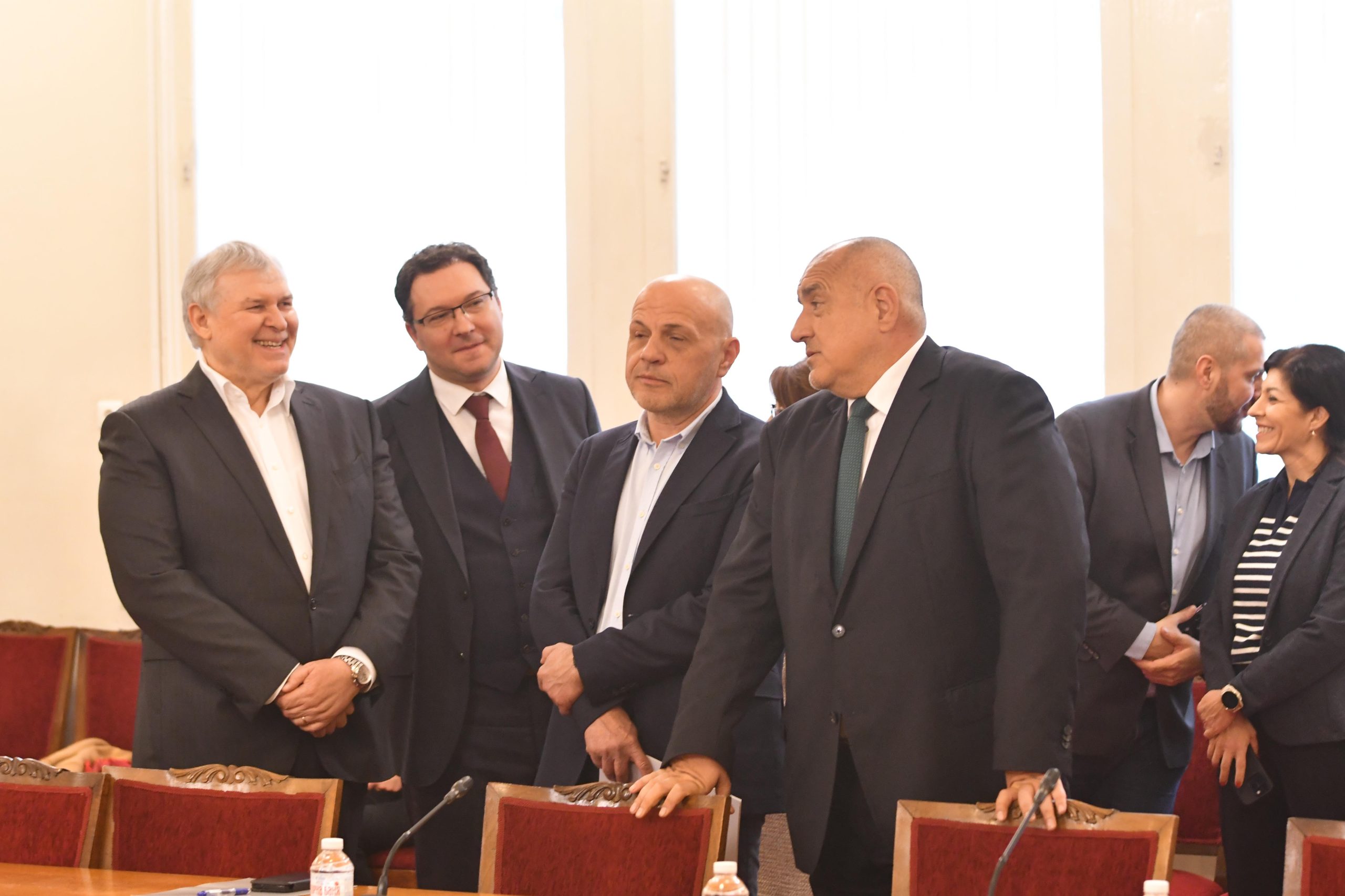Изненадващо се разви днешната лидерска среща между делегациите на ГЕРБ
