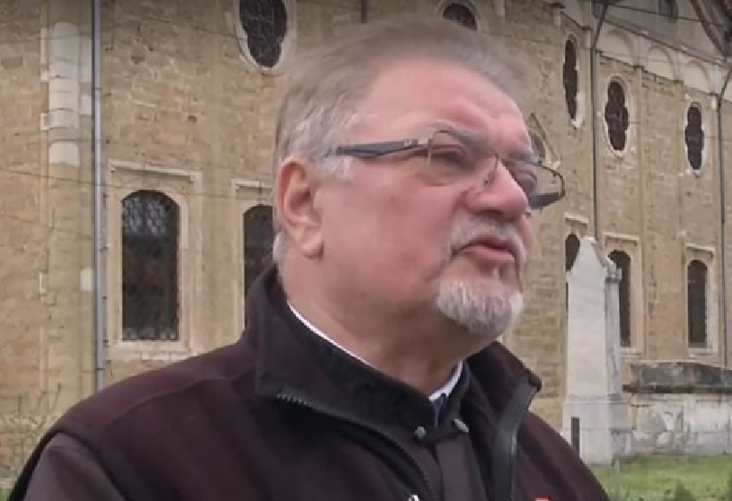Свещеник от Свищов съди собственици на съседен на църквата имот