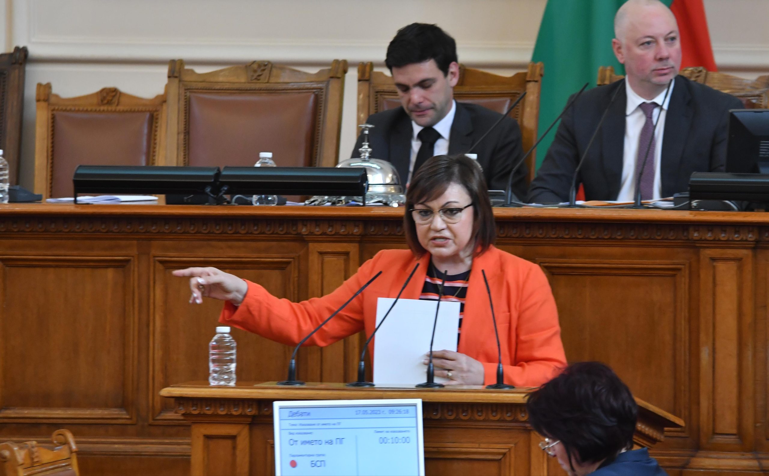 Напрежение в парламента Лидерът на БСП Корнелия Нинова и съпредседателят