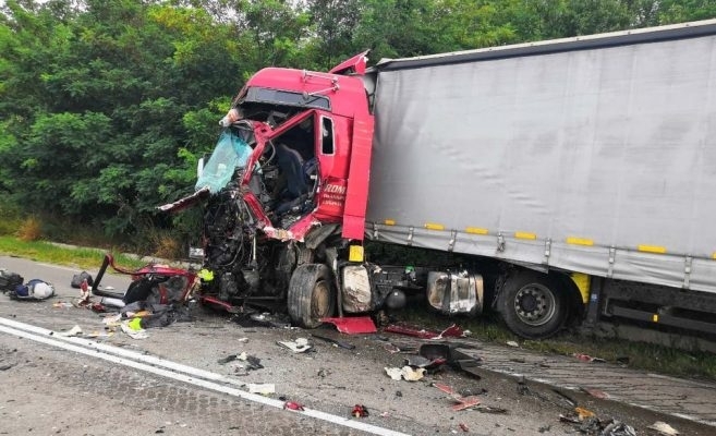 Шофьор е загинал при адска катастрофа във Видинско предава BulNews
