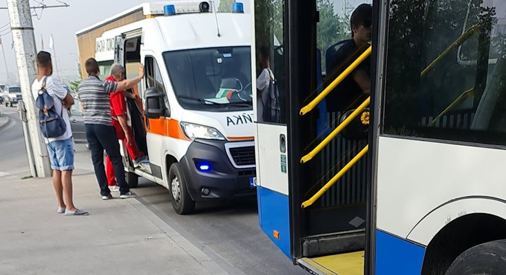 Пътници в автобус от градския транспорт във Варна са спасили