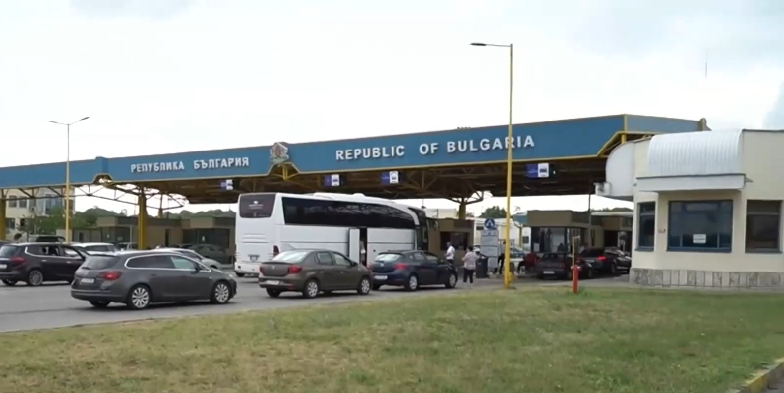 Километрични задръствания на граничния пункт Дунав мост при Русе Румънските