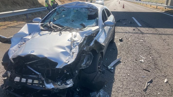 Тежка катастрофа на магистрала Тракия“, ранени са четирима души, ограничено