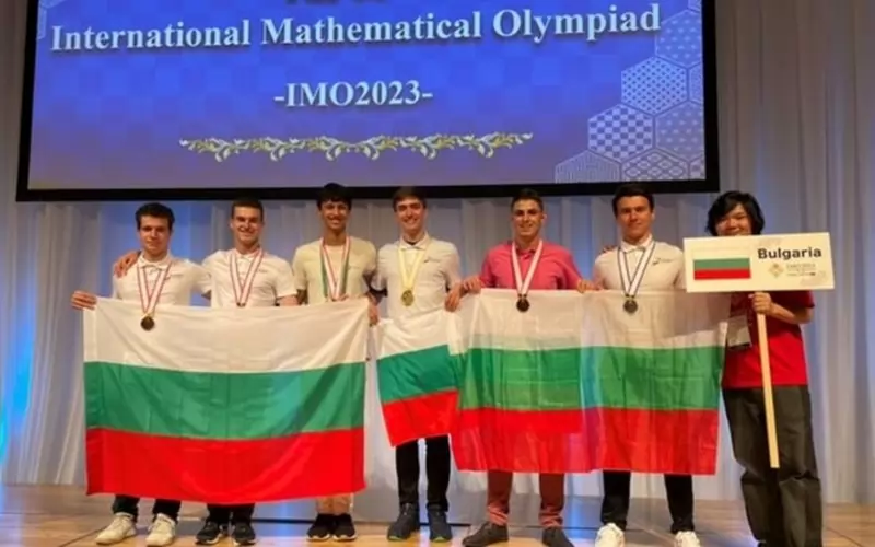 Най-добрите български ученици по математика спечелиха шест медала от най-силното