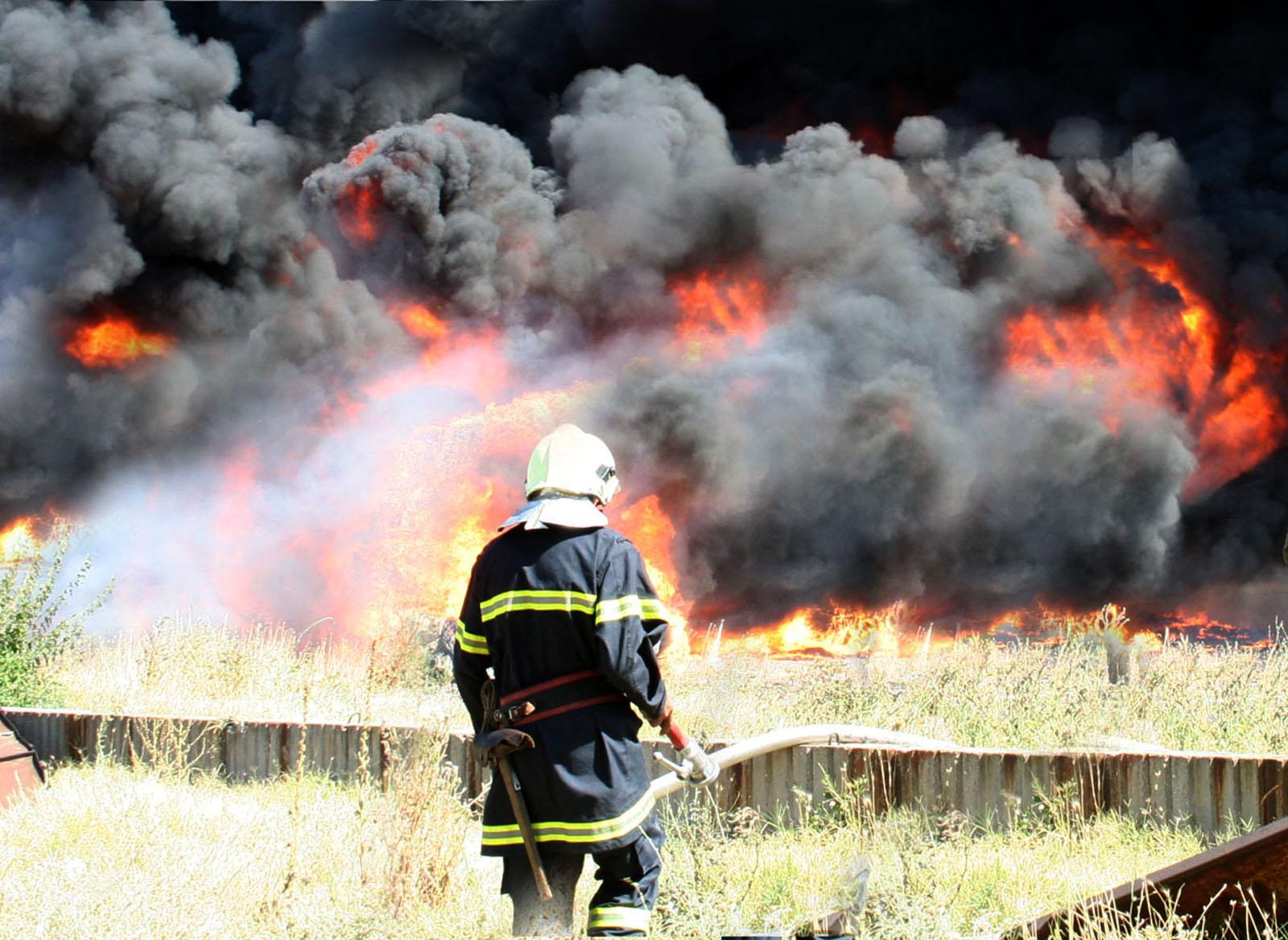Три екипа РСПБЗН Сливен са гасили пожар в овощни градини в