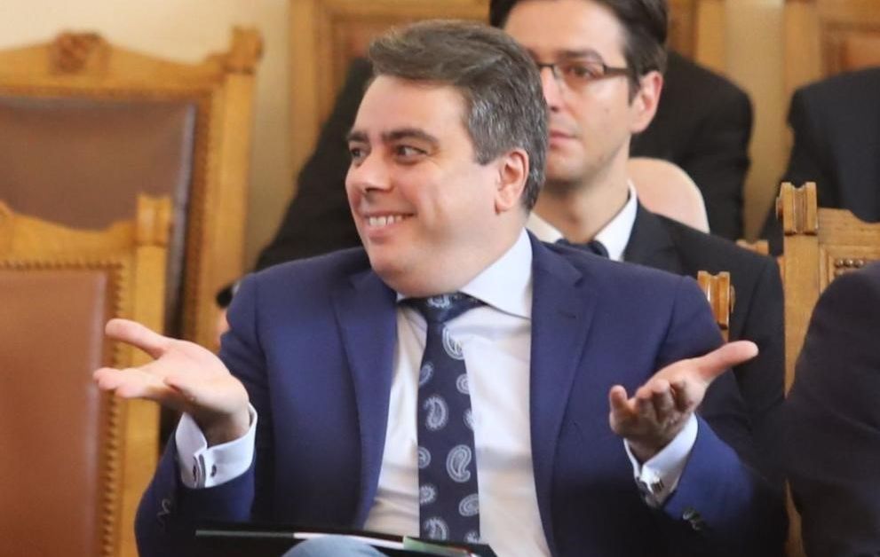 Финансовият министър Асен Василев обоснова приемането на бюджета за следващата