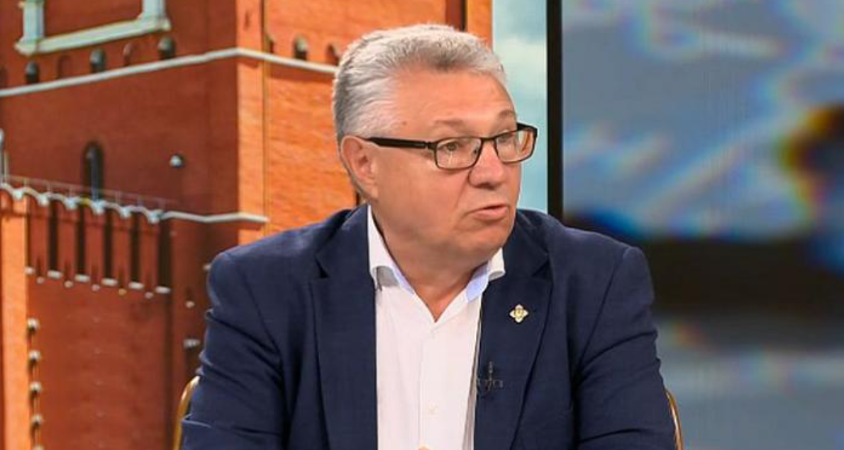 Бившият министър на отбраната Велизар Шаламанов заяви че в отбранителната