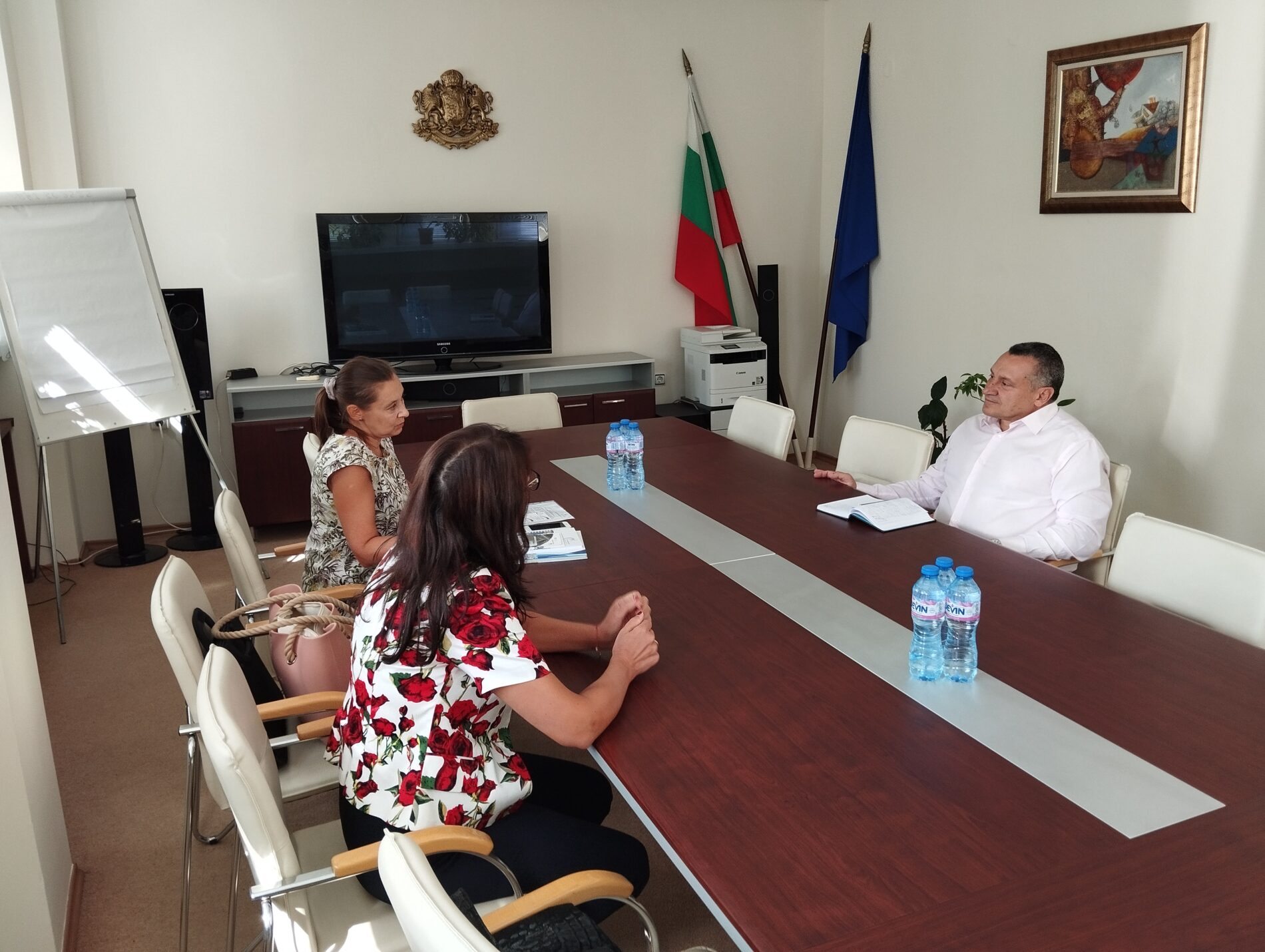 Областният управител Марин Христов проведе работна среща с представители на