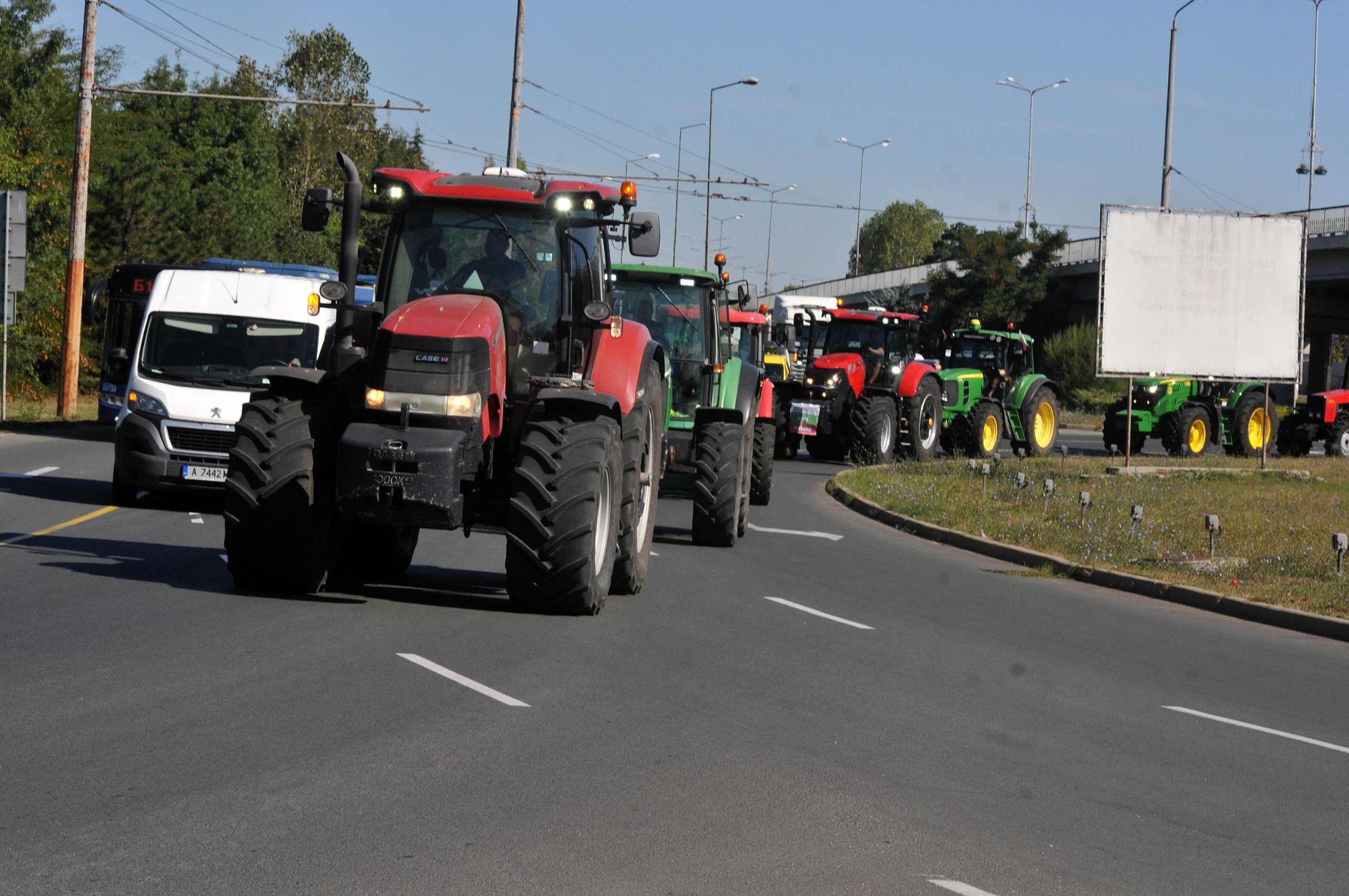Земеделци и животновъди излизат на протест Браншови организации и земеделски