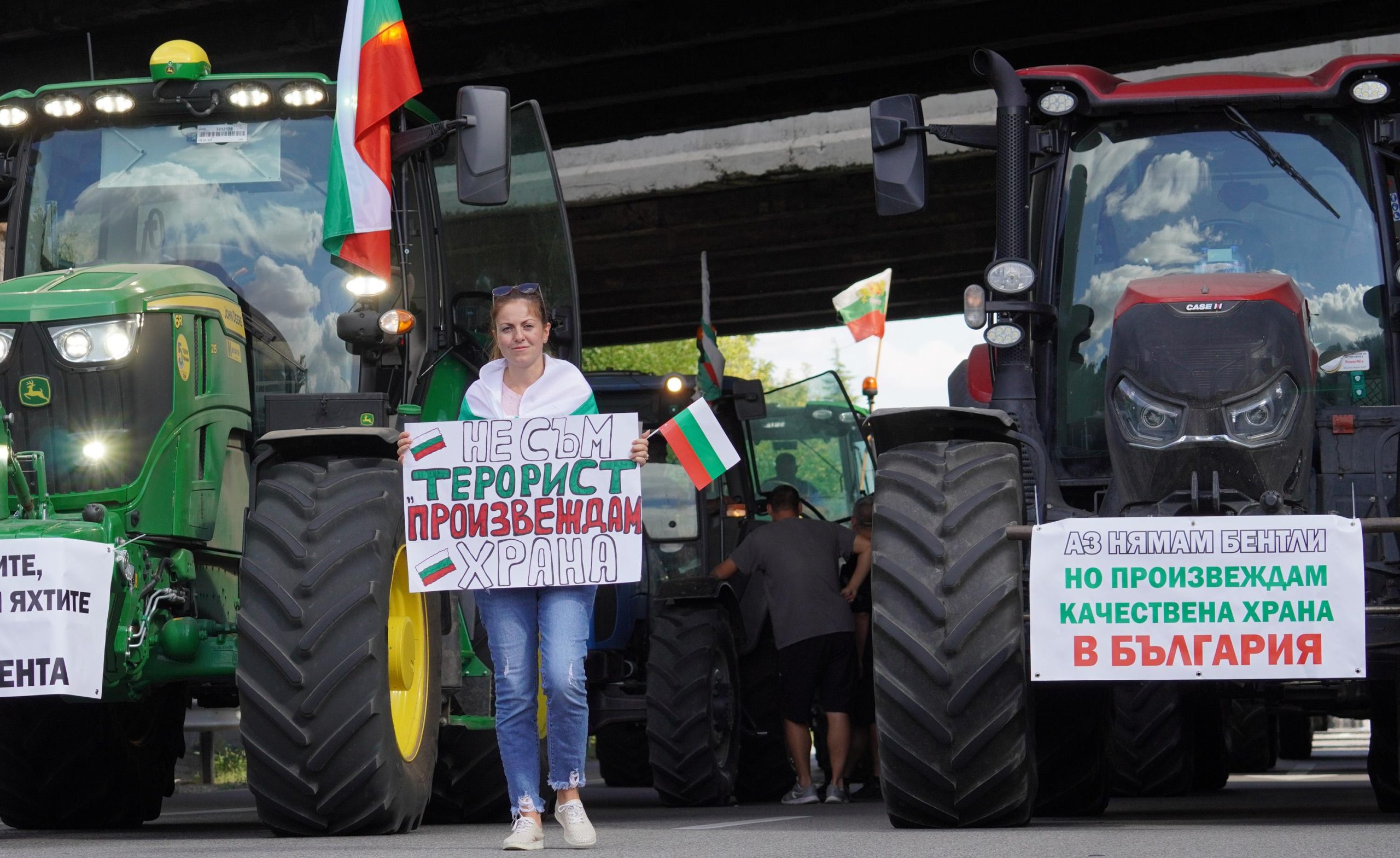 Земеделски производители блокираха пътя София – Русе на детелината при