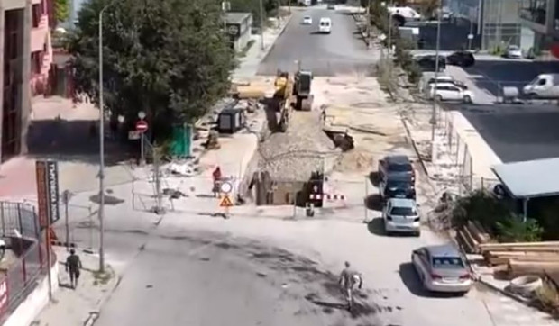 Археолозите които наблюдават ремонта на Брезовско шосе спират работа научи